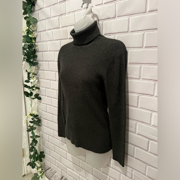 PREMISE women gray turtle neck sweater /size L - Picture 5 of 8